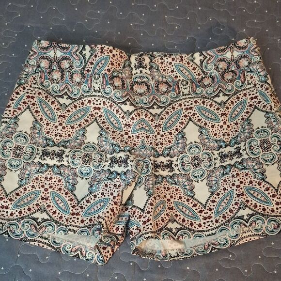 Express Patterned Women's Shorts size 2 - Picture 1 of 6